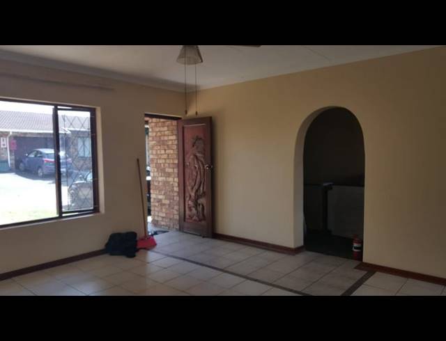 2 BEDROOM PROPERTY TO RENT IN BIRDSWOOD